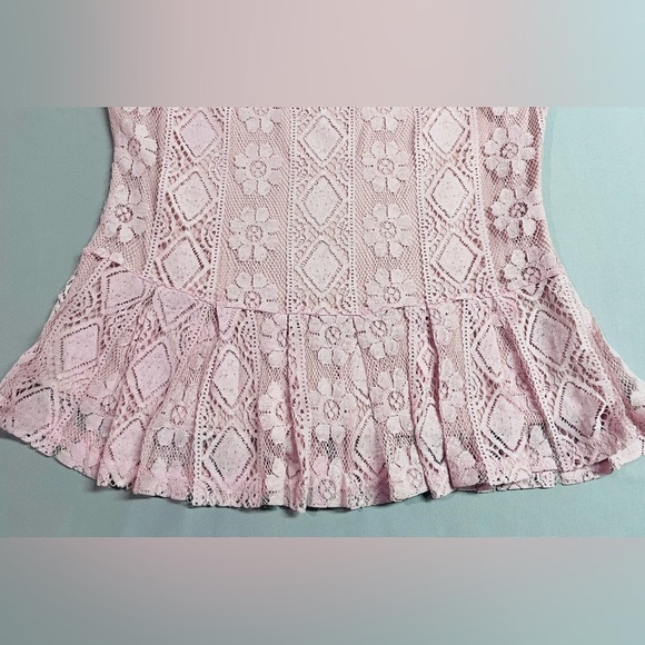 Suzy Shier Pink Lace Shirt NWOT Size Medium - Picture 4 of 5